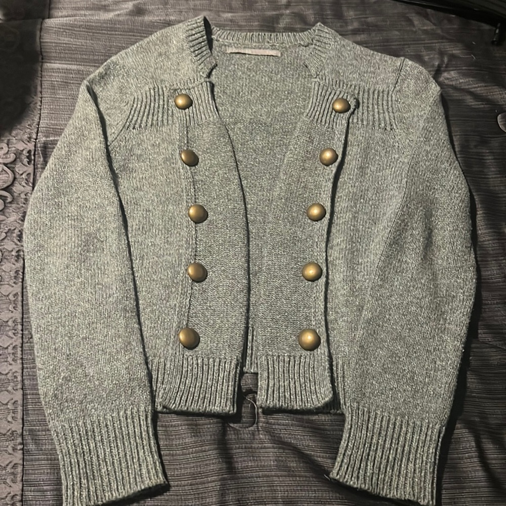 NEW *CUTE GRAY SWEATER /GOLD BUTTONS